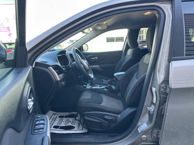 2017 Jeep Cherokee Sport