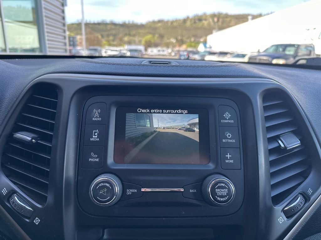 2017 Jeep Cherokee Sport