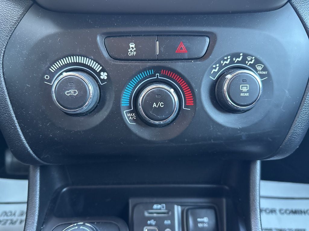 2017 Jeep Cherokee Sport