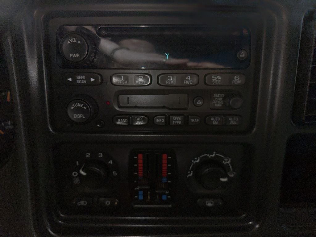 2004 Chevrolet Silverado 2500HD LS