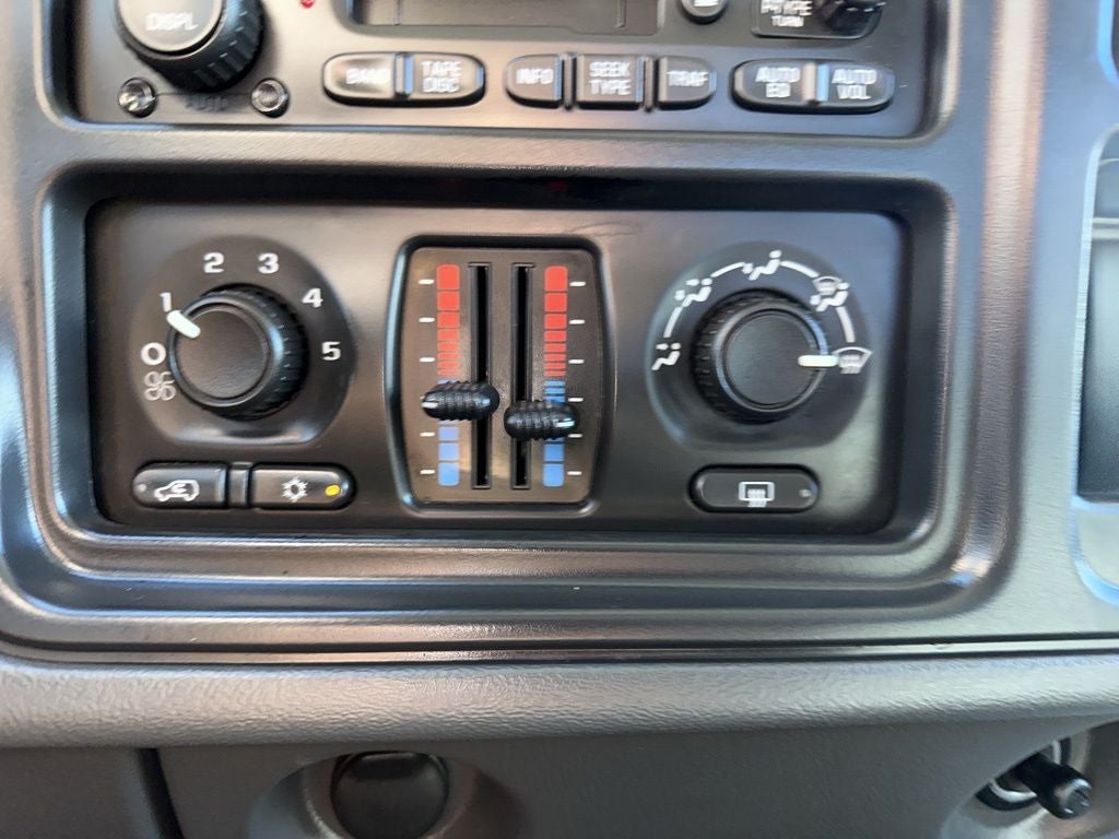 2004 Chevrolet Silverado 2500HD LS