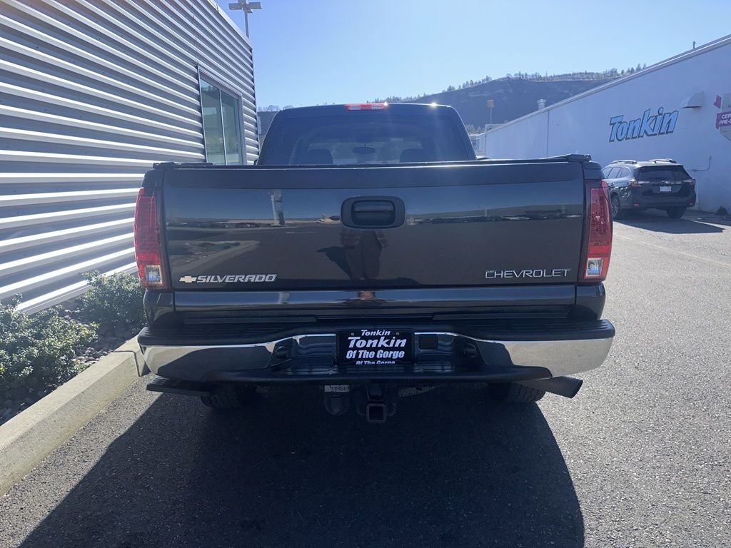 2004 Chevrolet Silverado 2500HD LS
