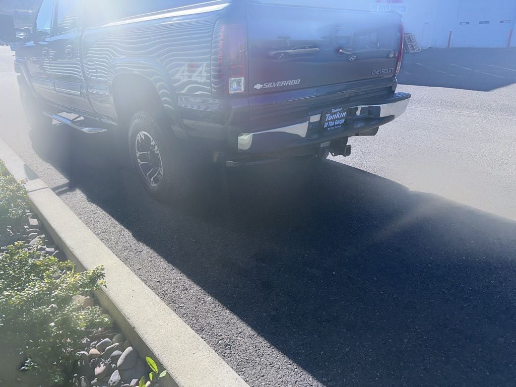 2004 Chevrolet Silverado 2500HD LS