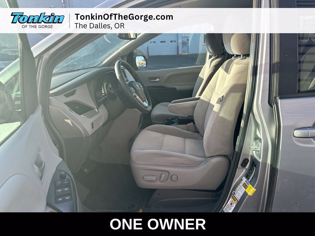 2016 Toyota Sienna LE 8 Passenger