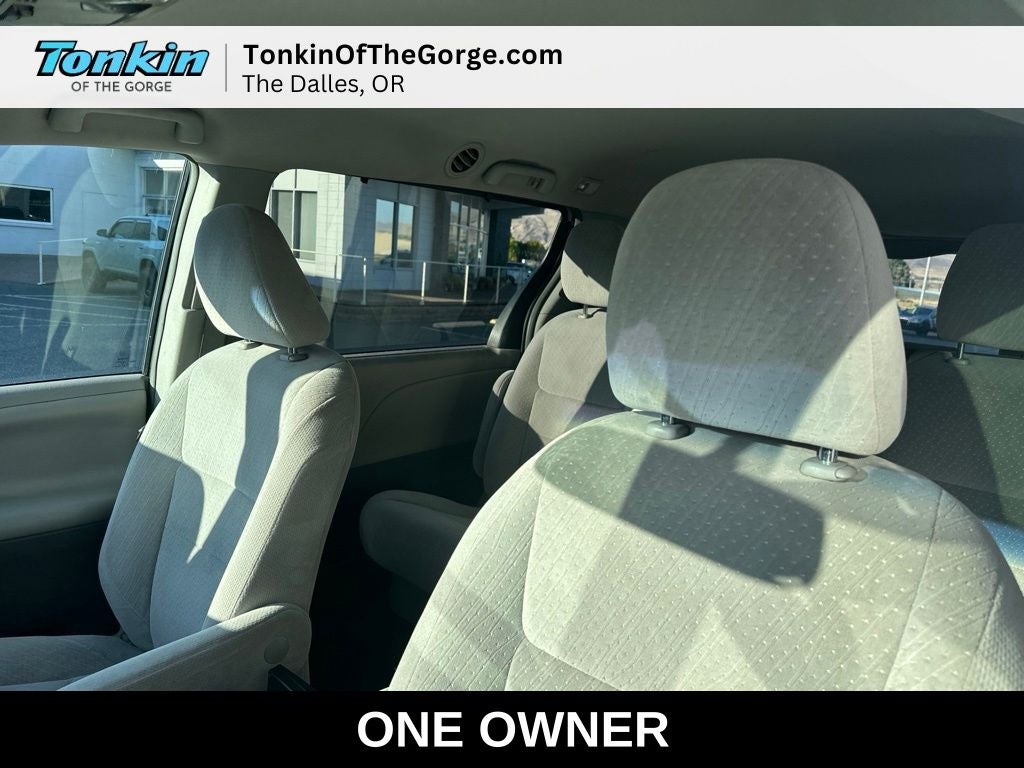 2016 Toyota Sienna LE 8 Passenger