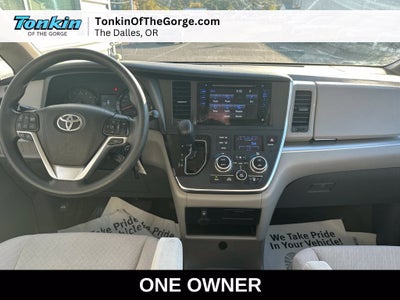 2016 Toyota Sienna LE 8 Passenger