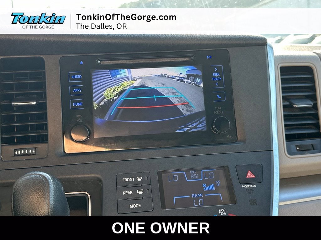 2016 Toyota Sienna LE 8 Passenger