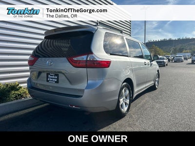 2016 Toyota Sienna LE 8 Passenger