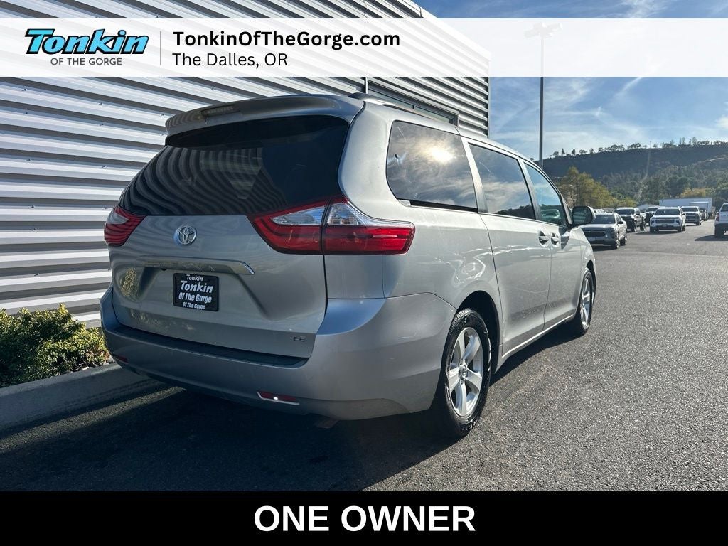 2016 Toyota Sienna LE 8 Passenger