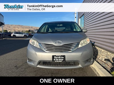 2016 Toyota Sienna LE 8 Passenger